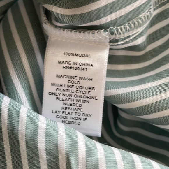 NWT Daily Thread Button Down Stripe Shirt. 1X - Picture 5 of 7